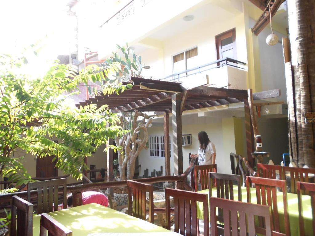 De Loro Inn And Restaurant Puerto Princesa Extérieur photo